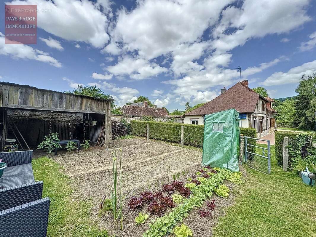 Maison à SAINT-PIERRE-SUR-DIVES