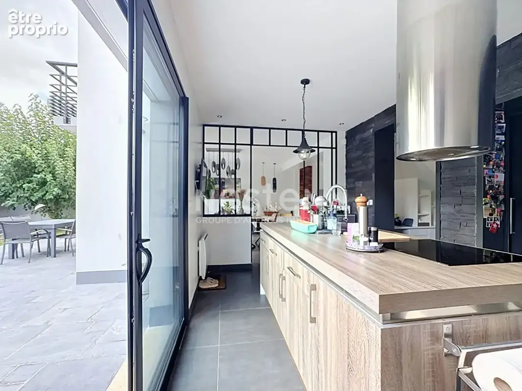 Gouvieux centre, maison d'architecte-toit plat 135 m² habitables -jardin - photo 9