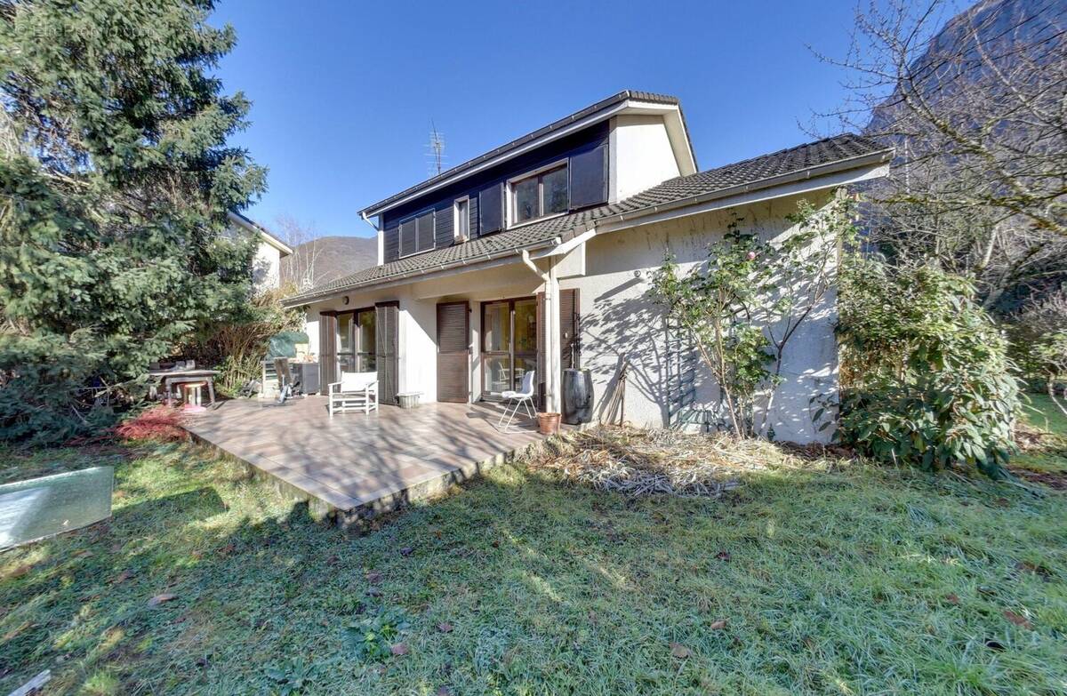 Maison à SAINT-EGREVE