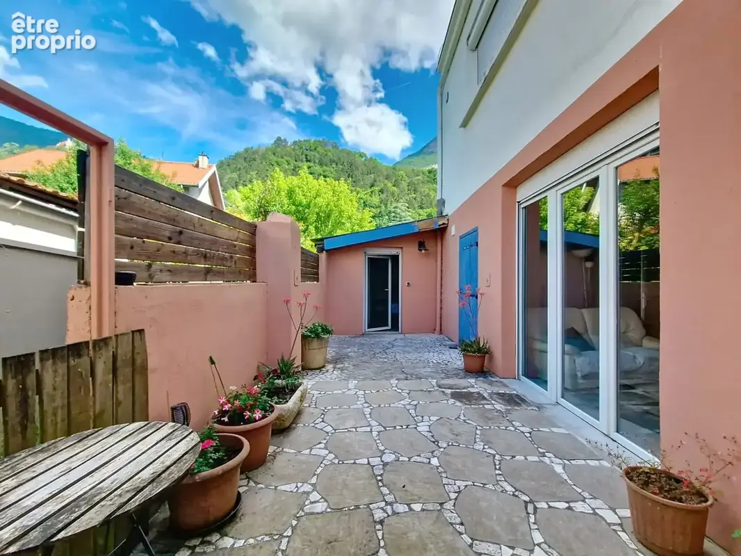 CORENC   Ensemble immobilier avec résidence principale et 4 appartements loués - photo 10