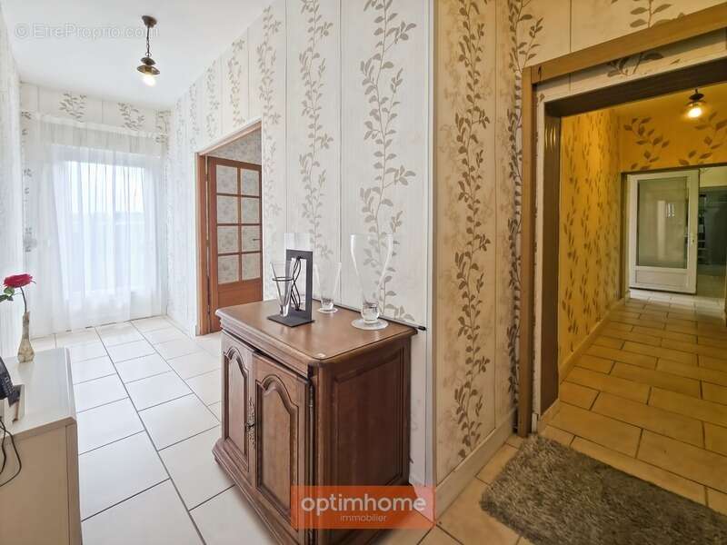 Maison à CROISILLES