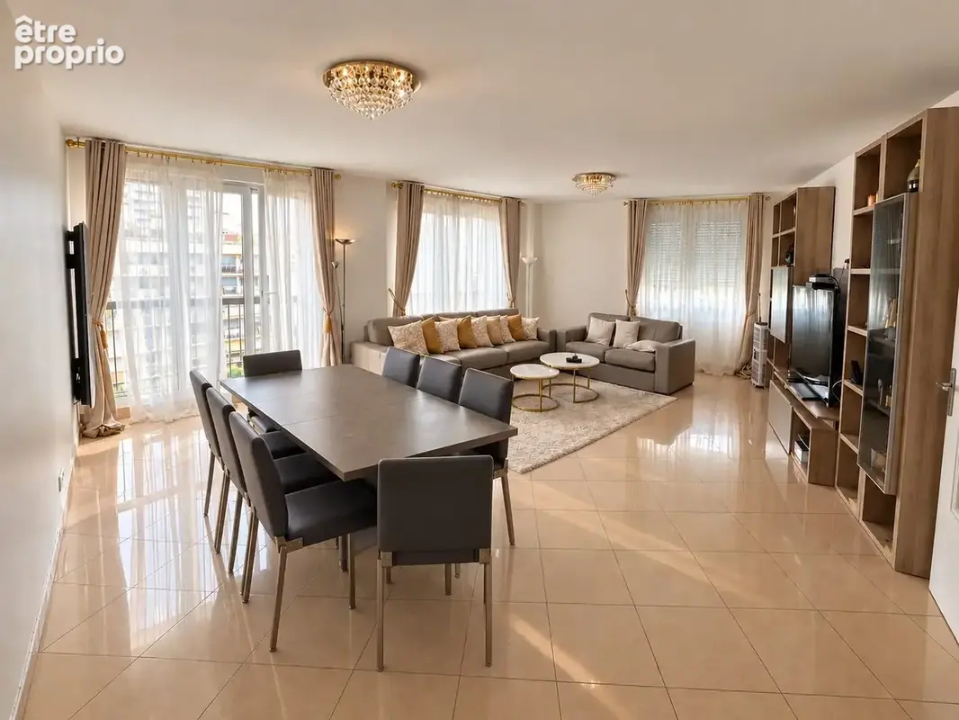 Appartement à CHARENTON-LE-PONT