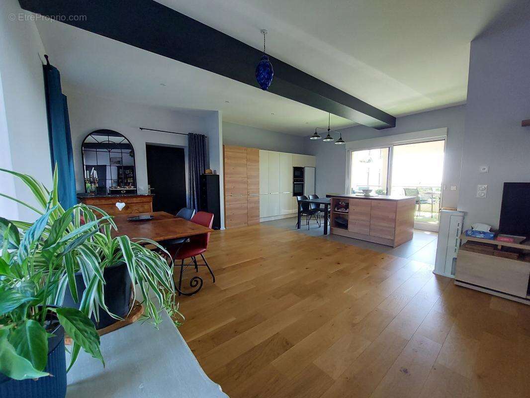 Appartement à MORNANT