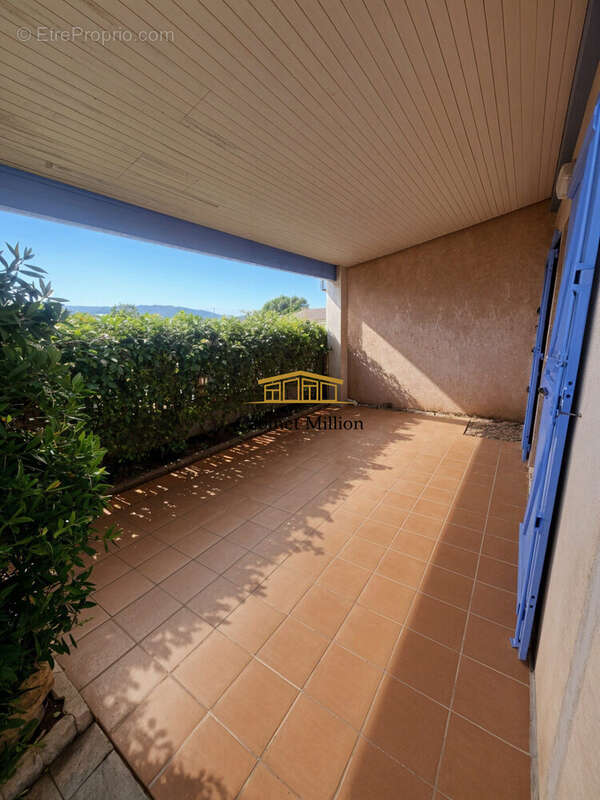 Maison à VIC-LA-GARDIOLE