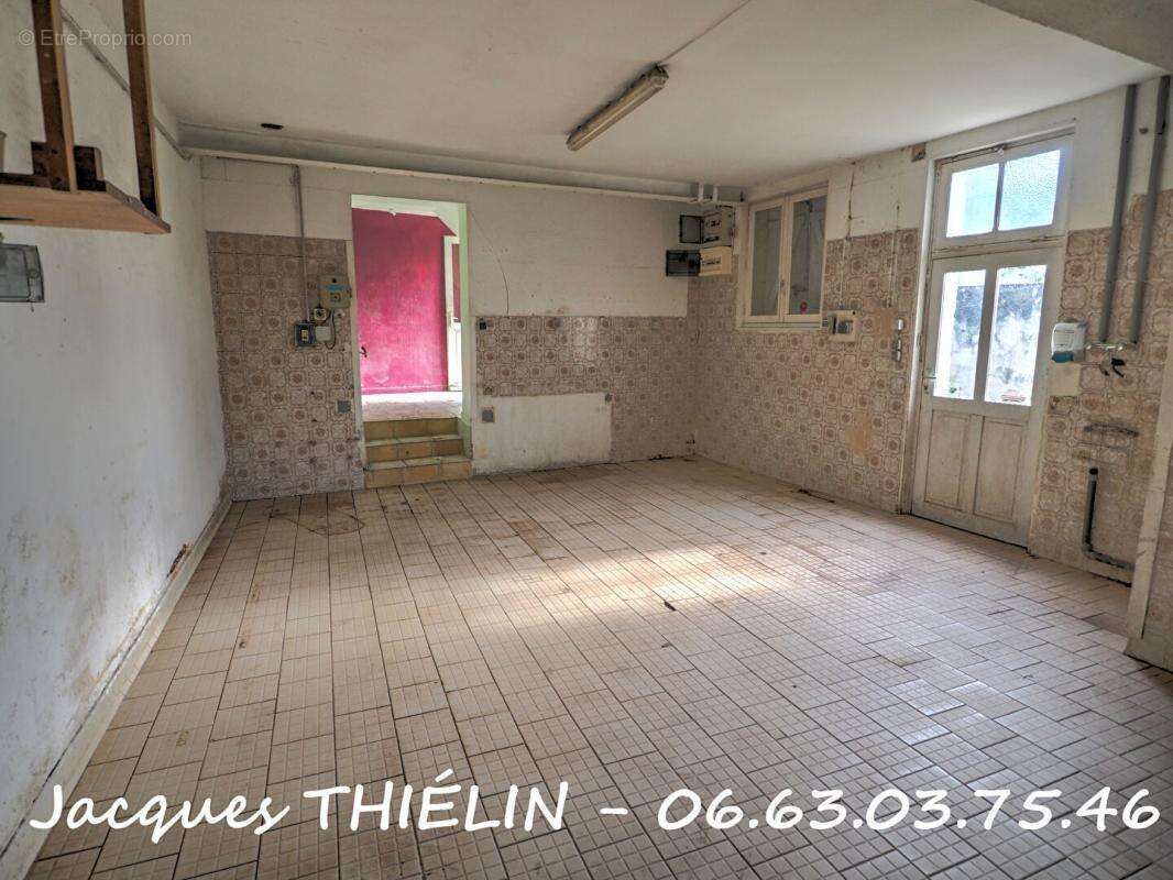 Appartement à LONGUE-JUMELLES
