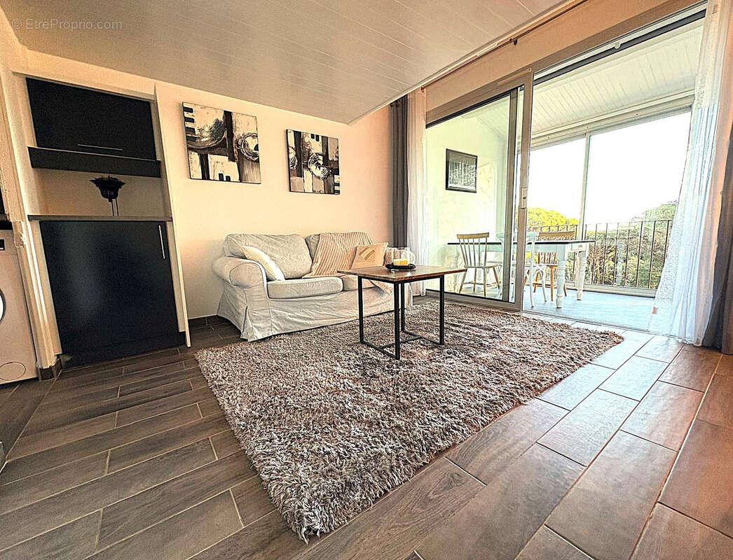Appartement à COGOLIN