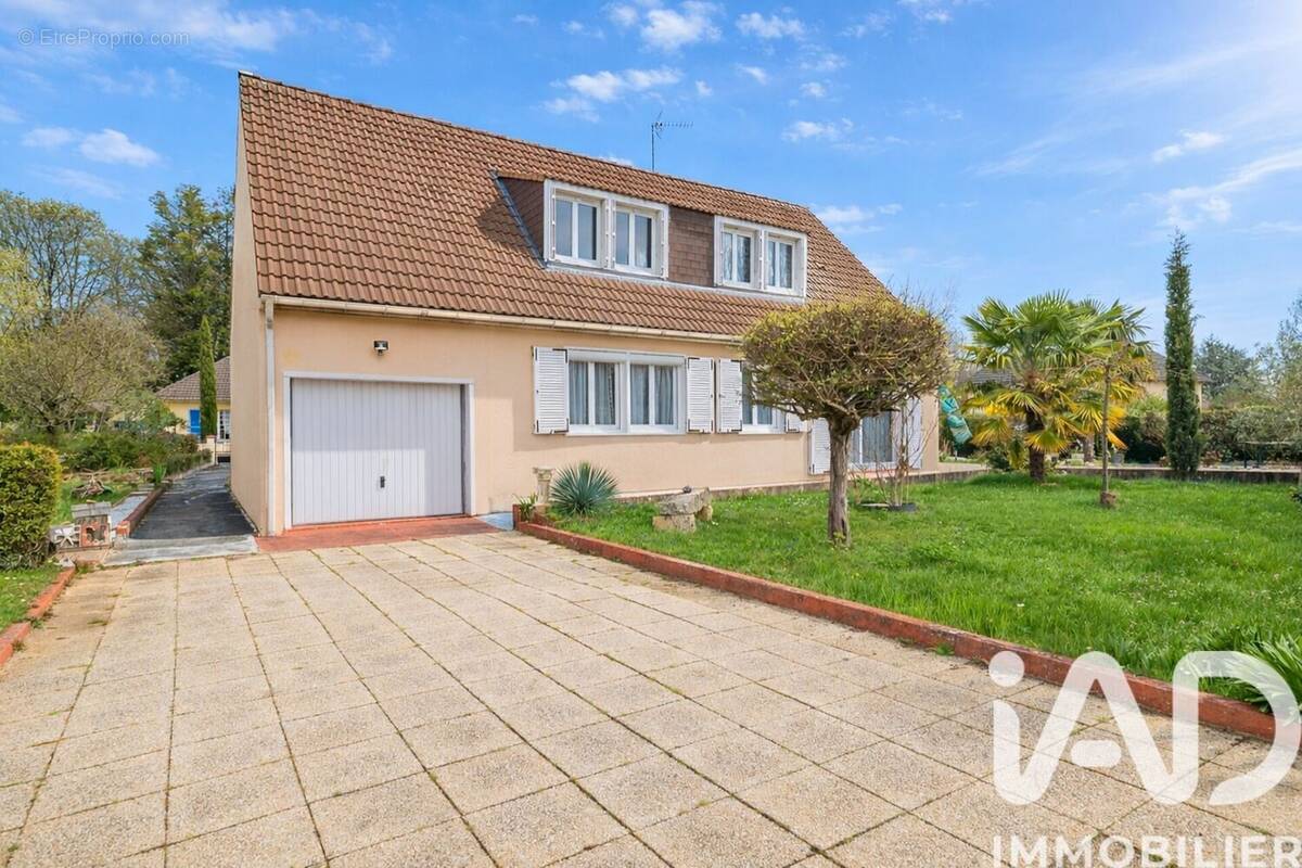 Photo 1 - Maison à YVRE-L'EVEQUE