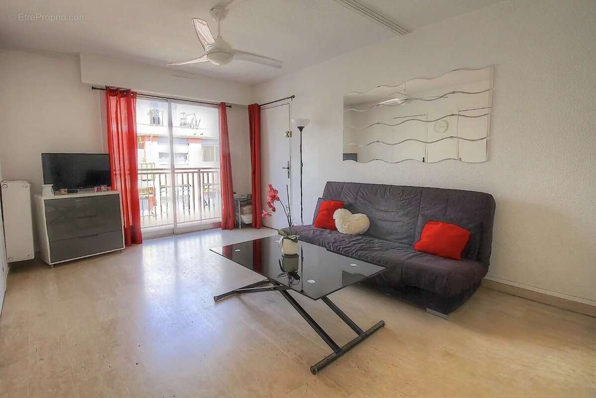 Appartement à VALLAURIS