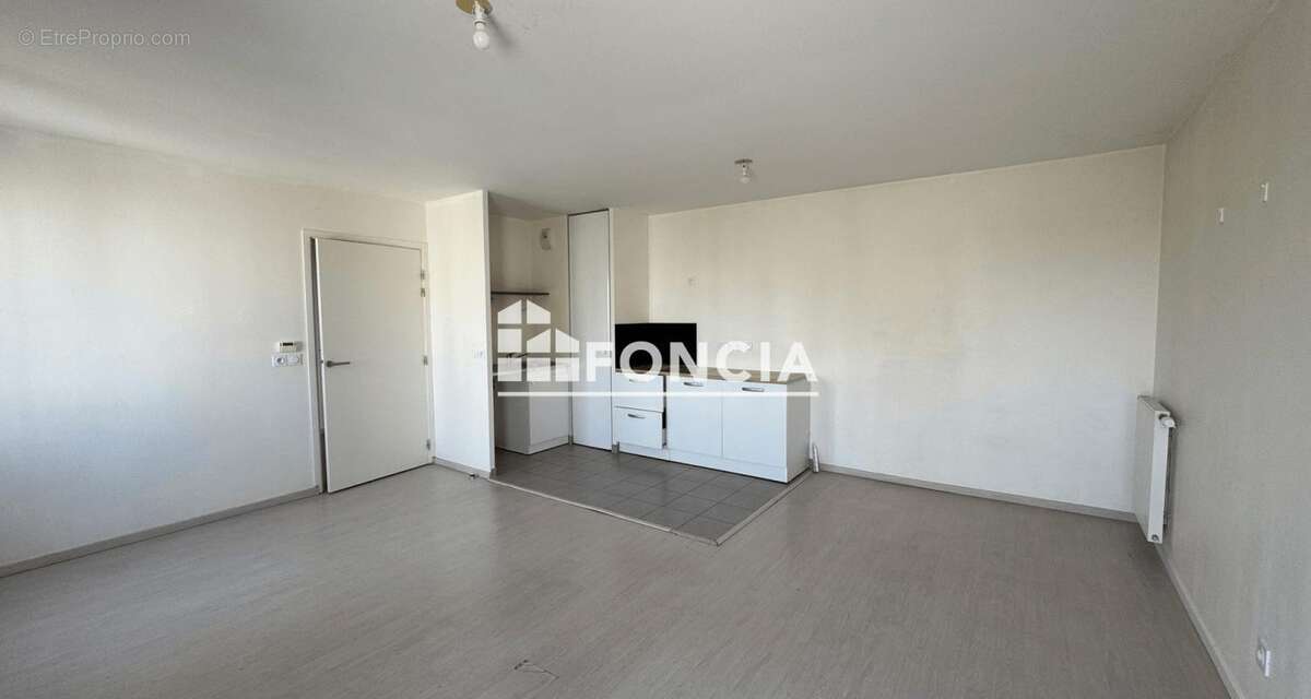 Appartement T3 68m2 en dernier étage avec extérieur et parking BASSIN à FLOT - photo 2