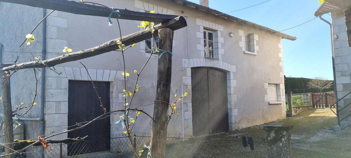 20250410_104708 - Maison à SAINT-PARDOUX-LA-RIVIERE