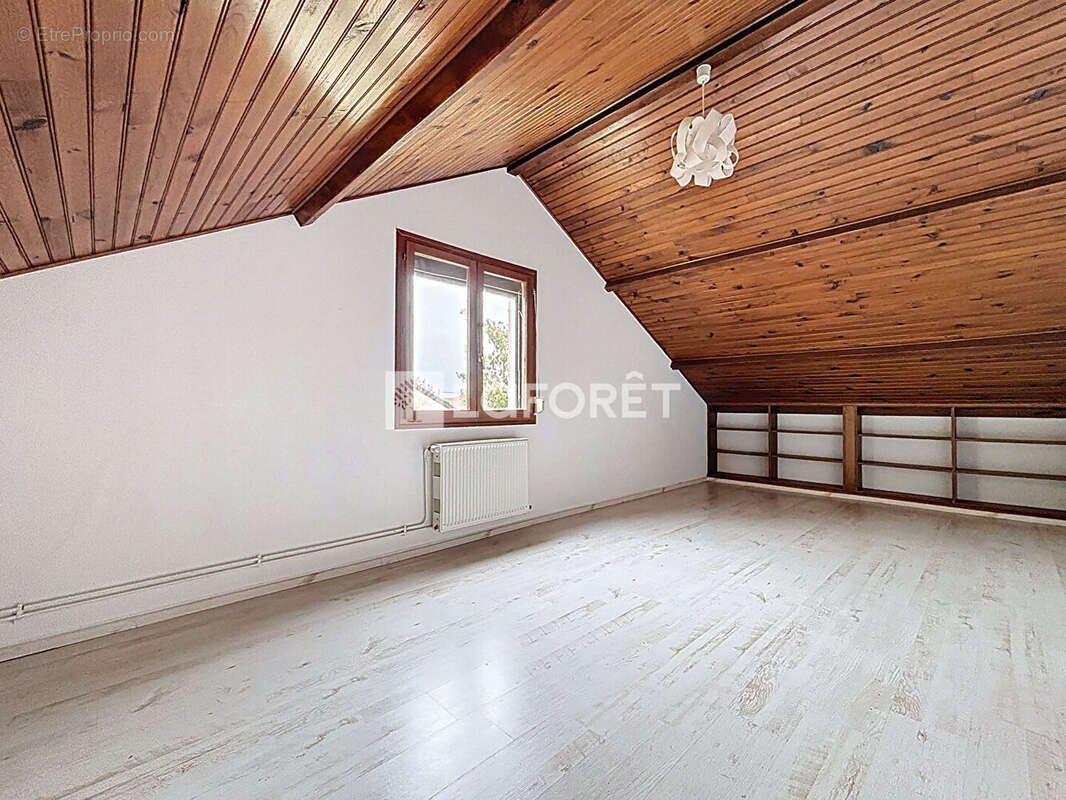 Maison à LOISY-SUR-MARNE