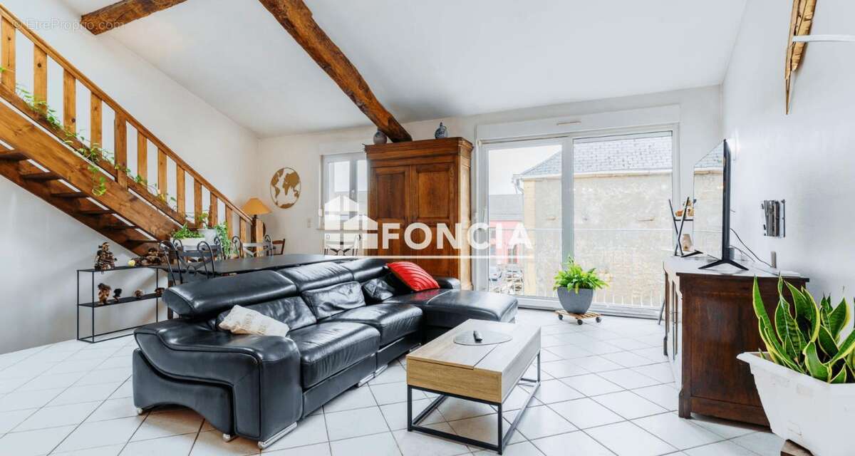 Appartement à COSNES-ET-ROMAIN