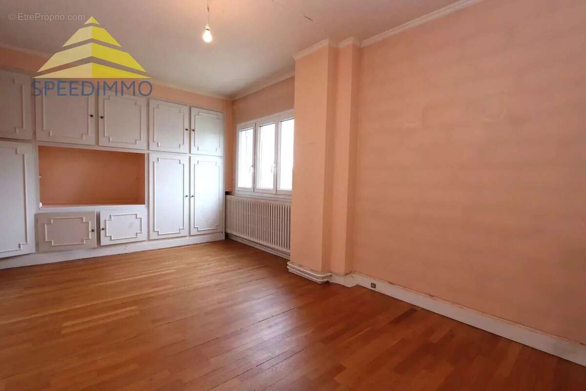 Maison à MANDRES-LES-ROSES