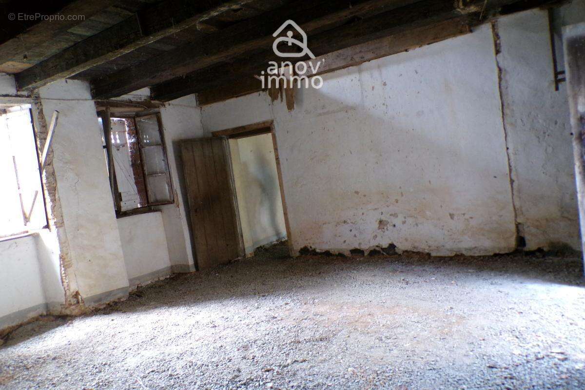 Maison en pierre de caractère à rénover   Charme authentique - photo 12