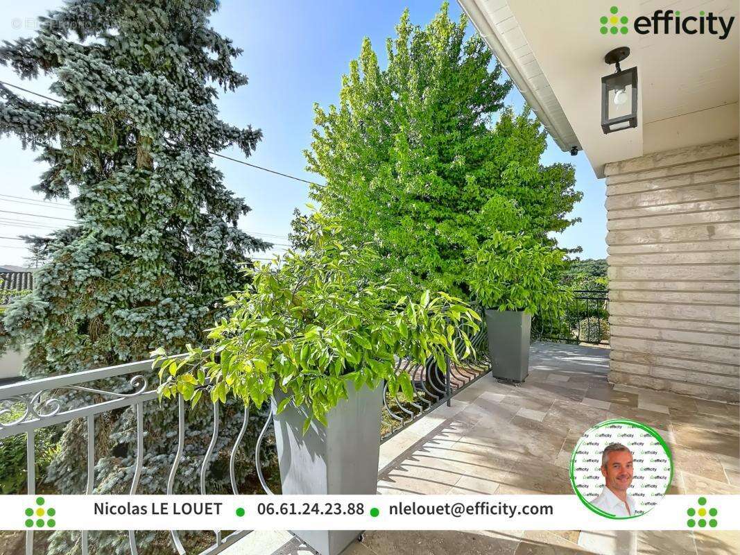 Maison 188 m² à Soyaux  - photo 6