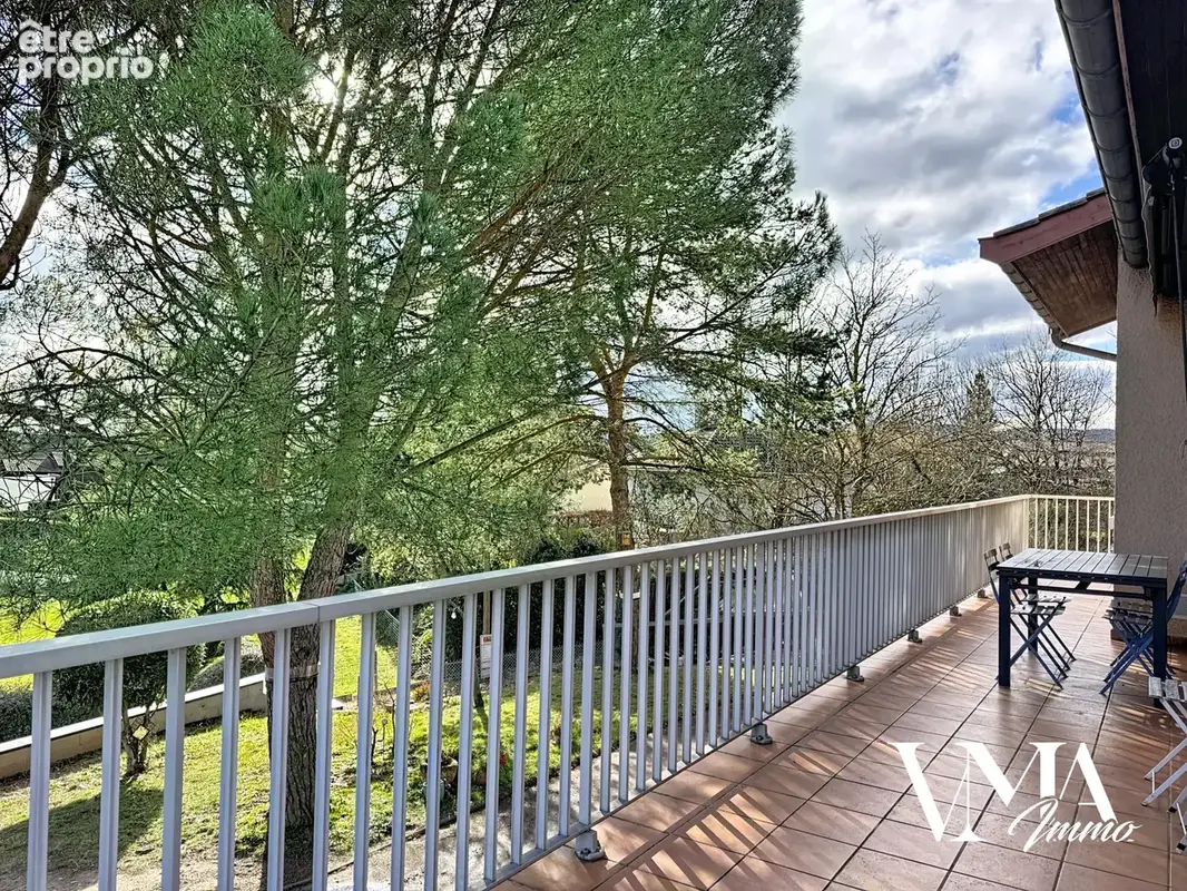 Maison de 197m2 sur une parcelle de terrain de 1156m2 avec piscine / Dardilly - photo 23