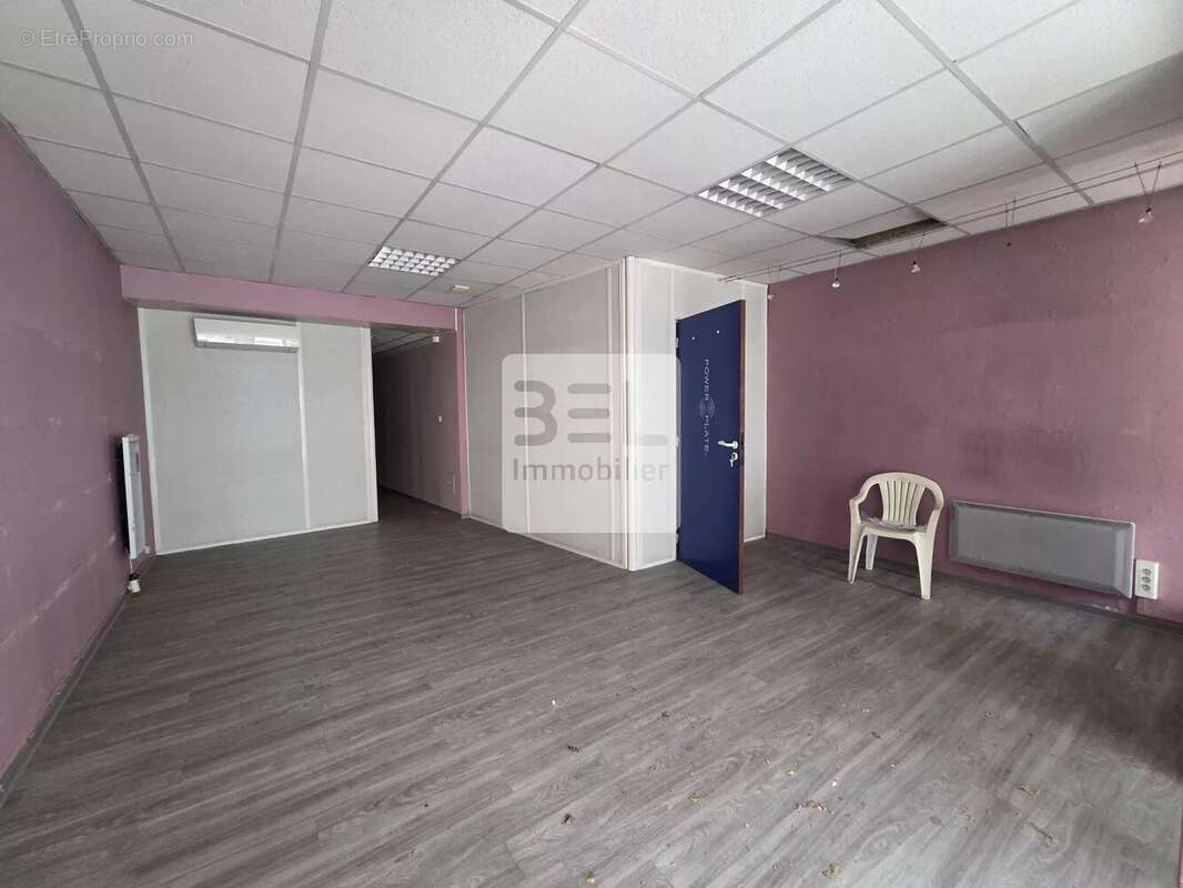 Commerce à BAGNOLS-SUR-CEZE