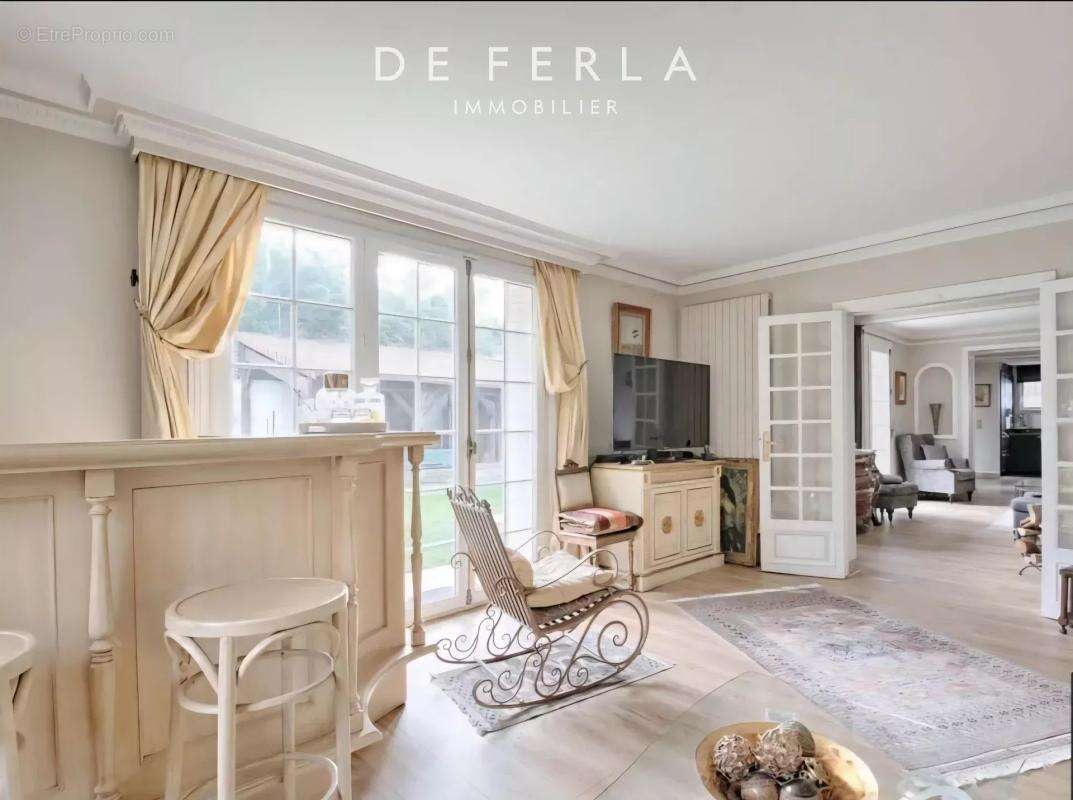 Maison à SAINT-MAUR-DES-FOSSES