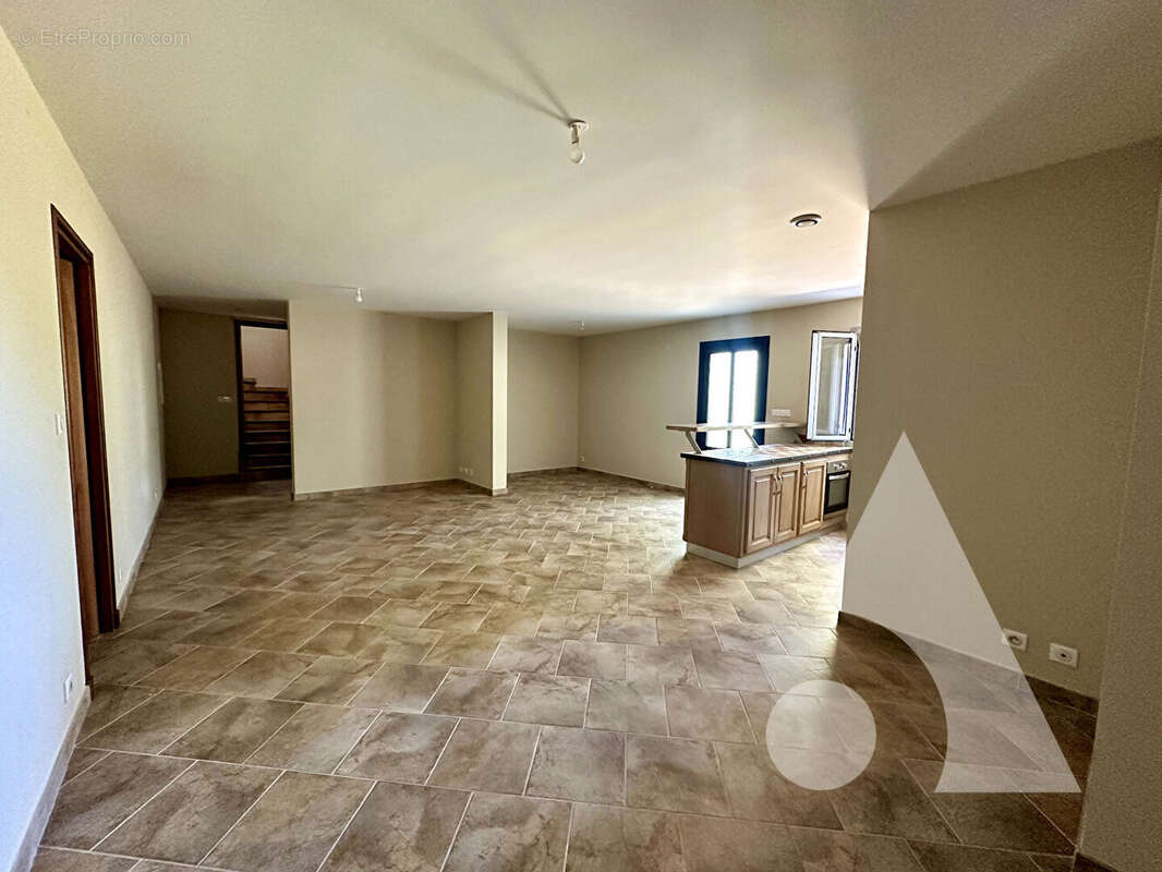 Villa de 224m² sur un terrain de  832 m² sur un terrain clos à Lorgues - photo 15