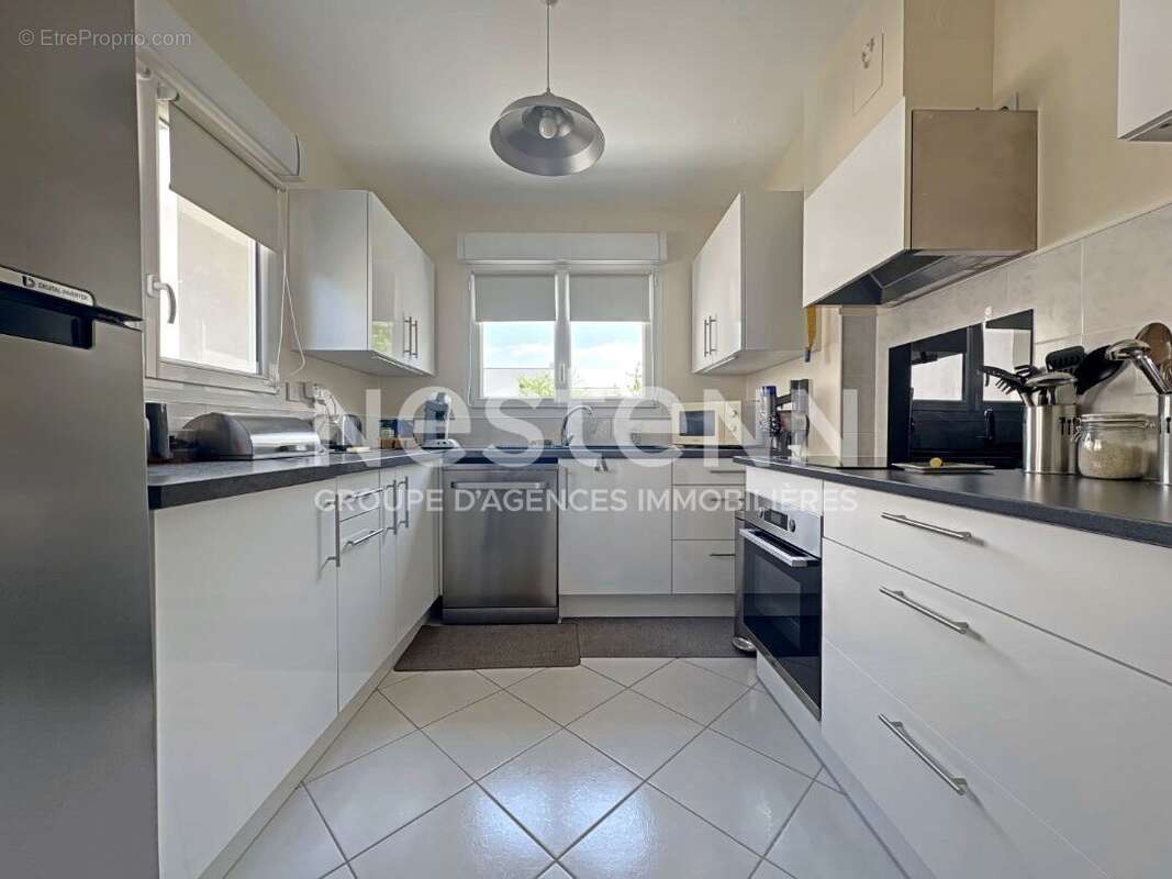 Maison de plain pied 5 pièces à vendre à Cernay-lès-Reims - Calme et Confort - photo 3