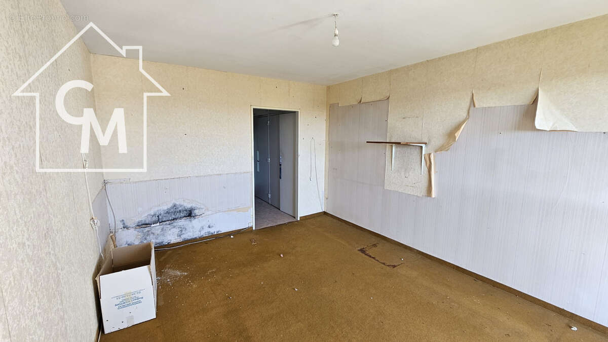 Appartement à MONTRICHARD