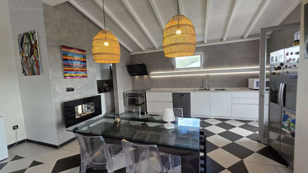 Maison à LES TROIS-ILETS