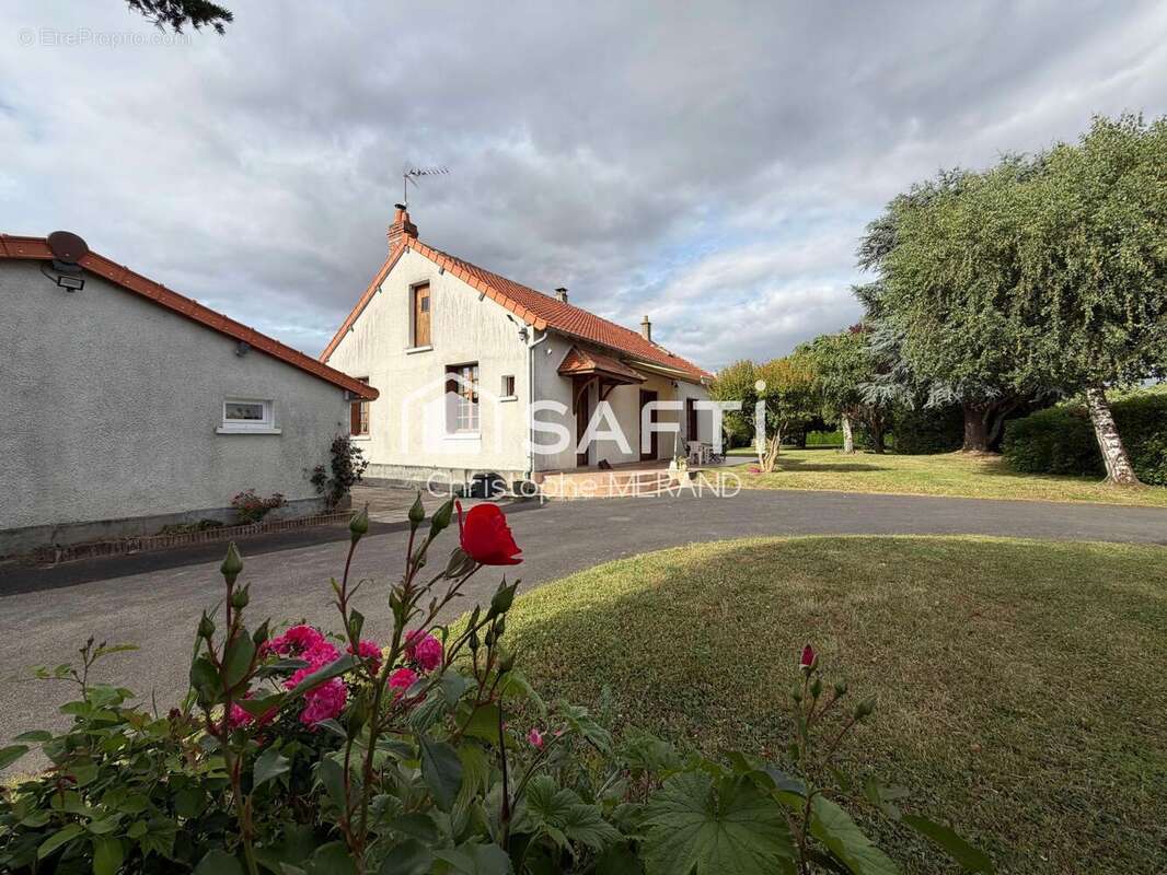 Maison 106 m² à Antogny-Le-Tillac  - photo 3