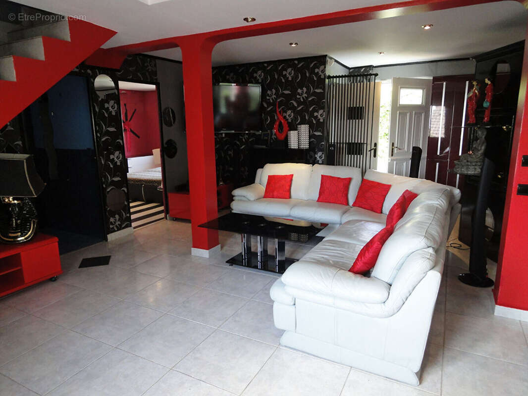 Maison Gex 4 pièce(s) 191.68 m2 - photo 4