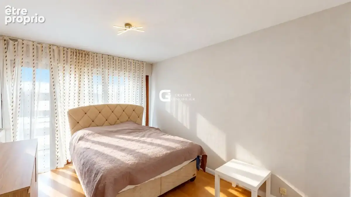 Appartement spacieux de 5 pièces à Oyonnax - photo 8