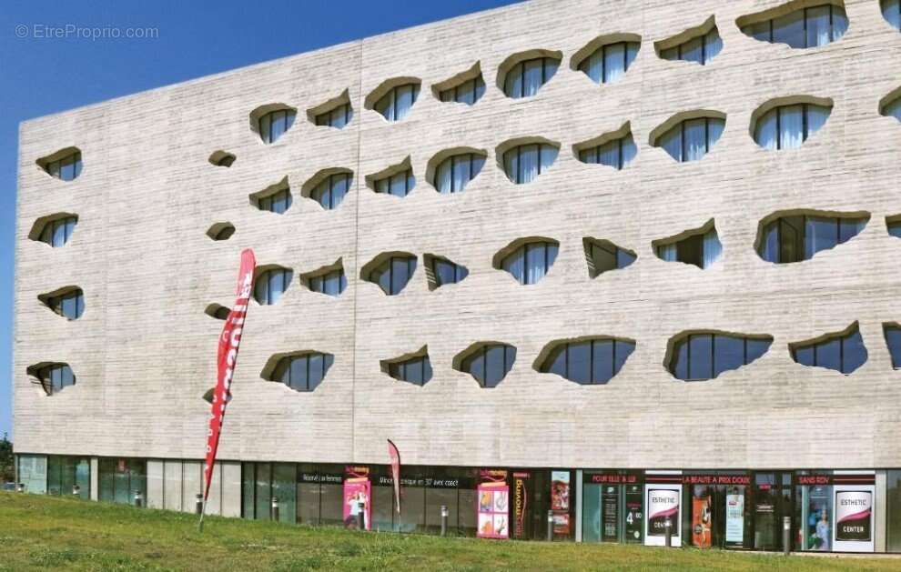 INVESTISSEMENT LOCATIF  MONTPELLIER  Résidence de tourisme Appart'City Confort Montpellier Millénaire  7.17 % de rentabilité - photo 10