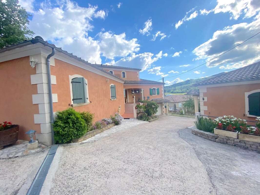 Maison à FLASSANS-SUR-ISSOLE