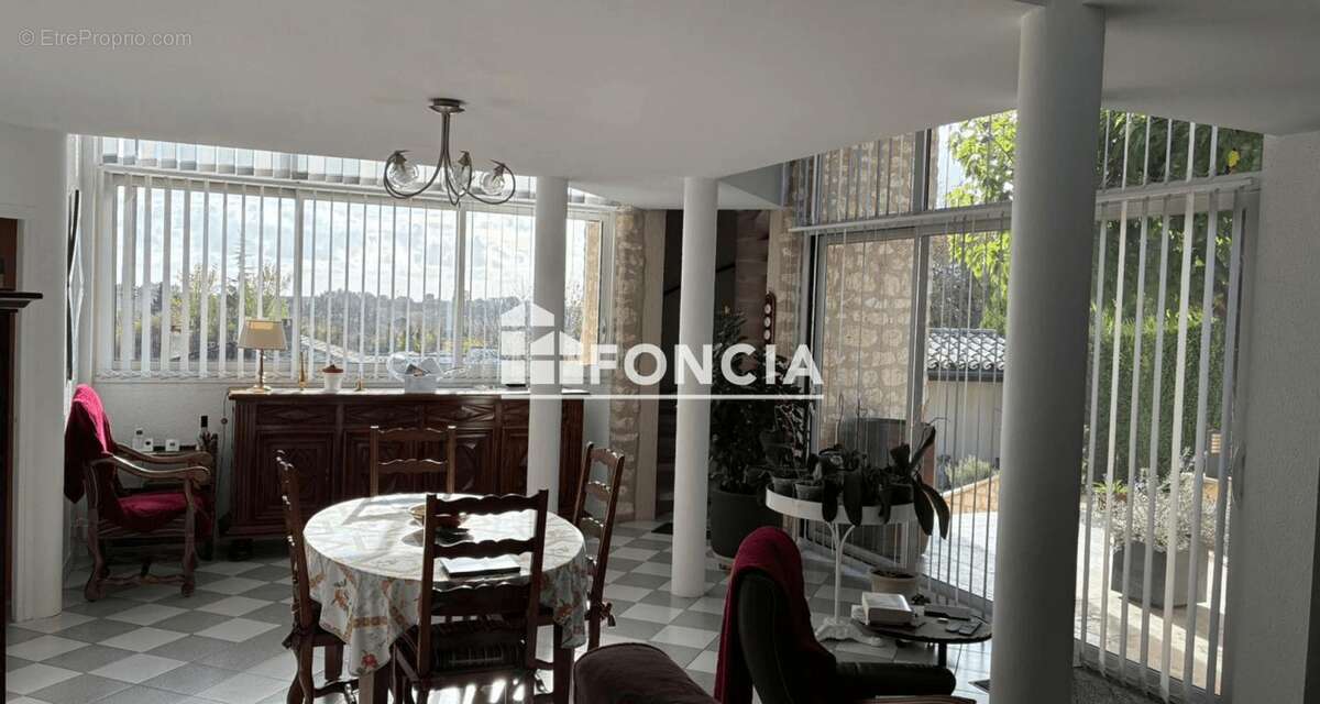 Maison à CASTELNAU-MONTRATIER