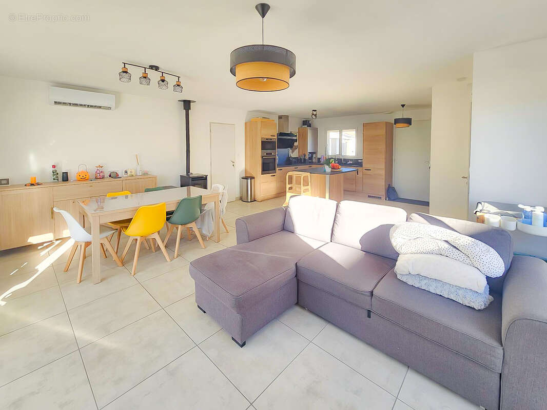 Maison à SALAISE-SUR-SANNE