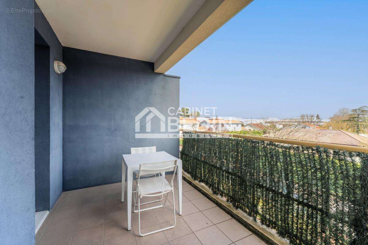 Appartement à PAREMPUYRE