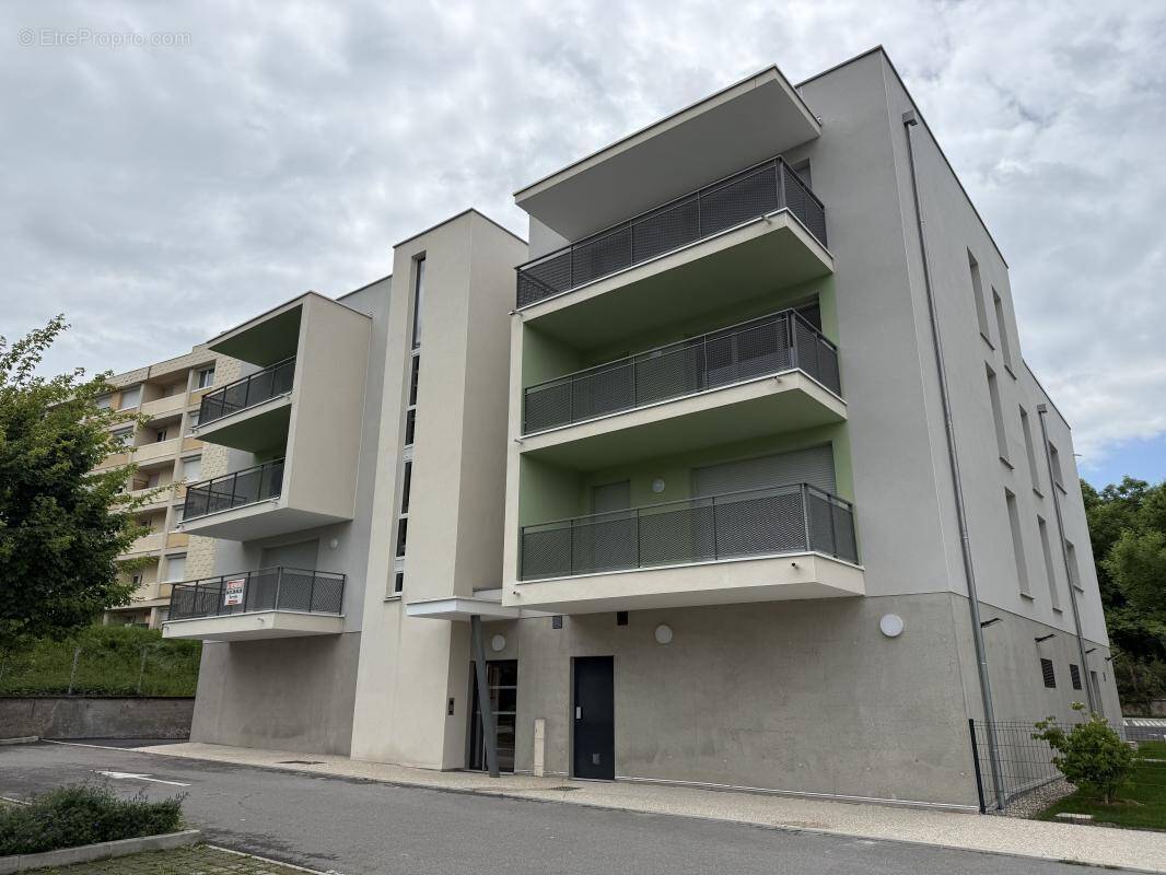 Appartement à ROCHE-LA-MOLIERE