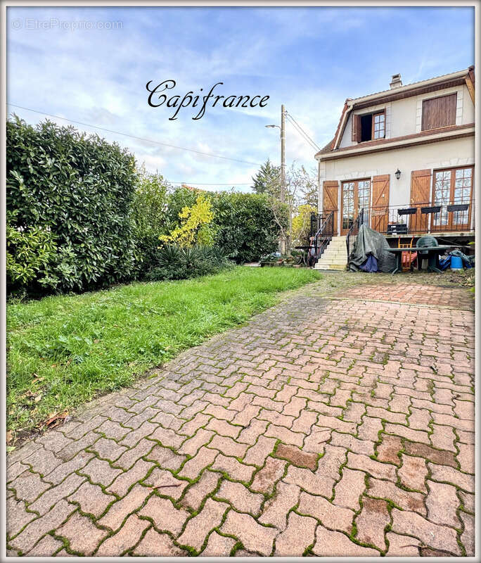 Maison à LES PAVILLONS-SOUS-BOIS