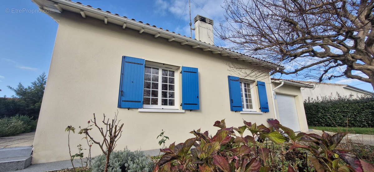 Maison à MORTAGNE-SUR-GIRONDE