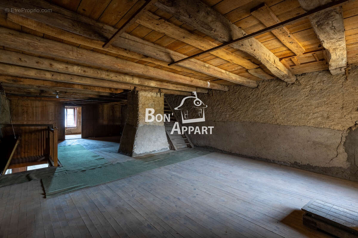 Maison de village de caractère à Fort potentiel - photo 11