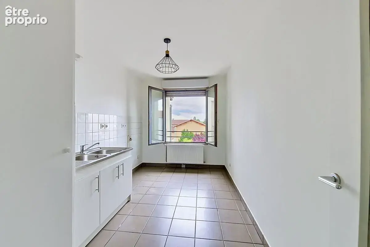 Appartement de 4 pièces - 83.10 m² - Villefranche sur Saône - photo 4