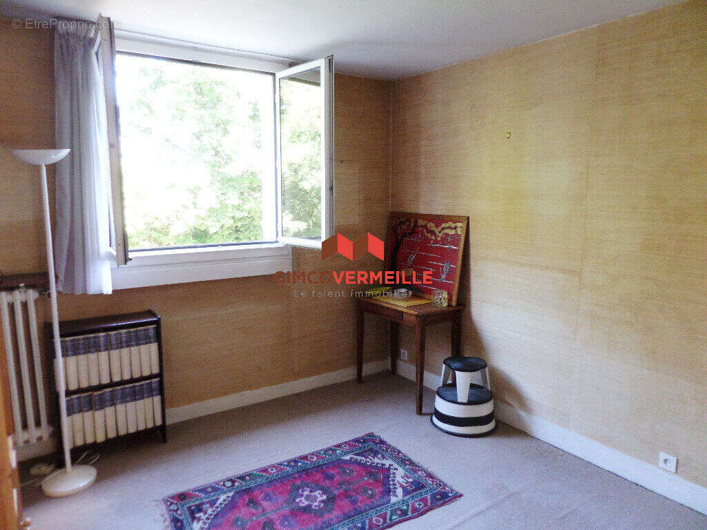 Appartement à LA CELLE-SAINT-CLOUD