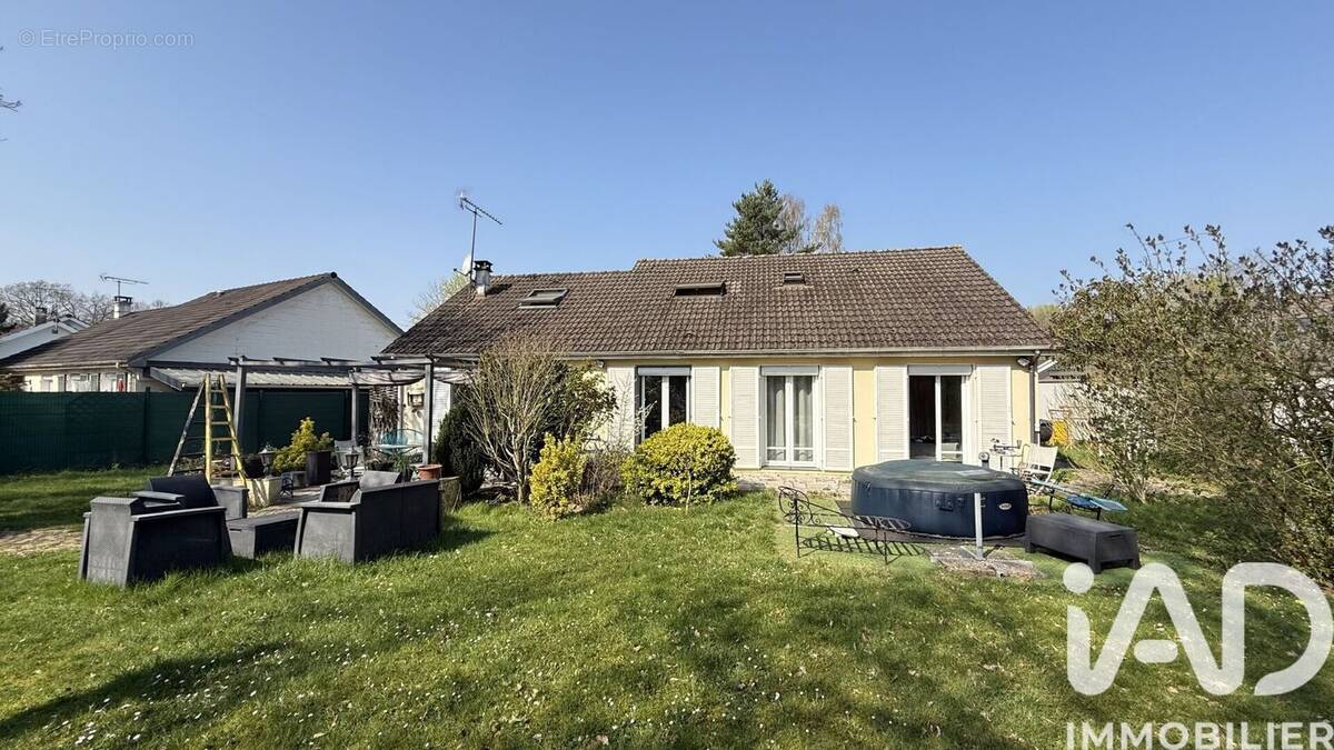 Photo 1 - Maison à LIMEIL-BREVANNES