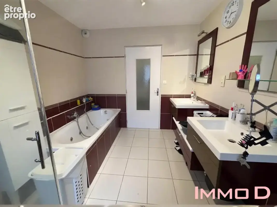 Maison 5 pièces 123 m² à vendre à Thaon-Les-Vosges (88150) - photo 5