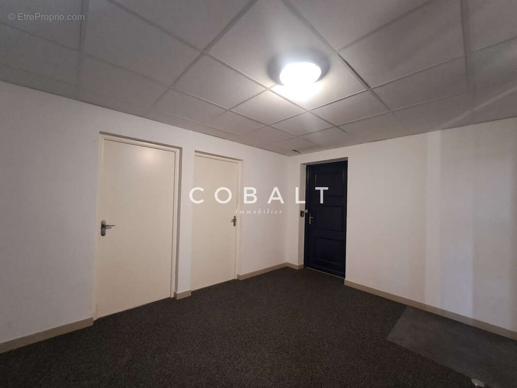 Appartement - 80 m2 - 2 chambres - Place de stationnement + Cave - Saint-Marc-sur-Mer - photo 9