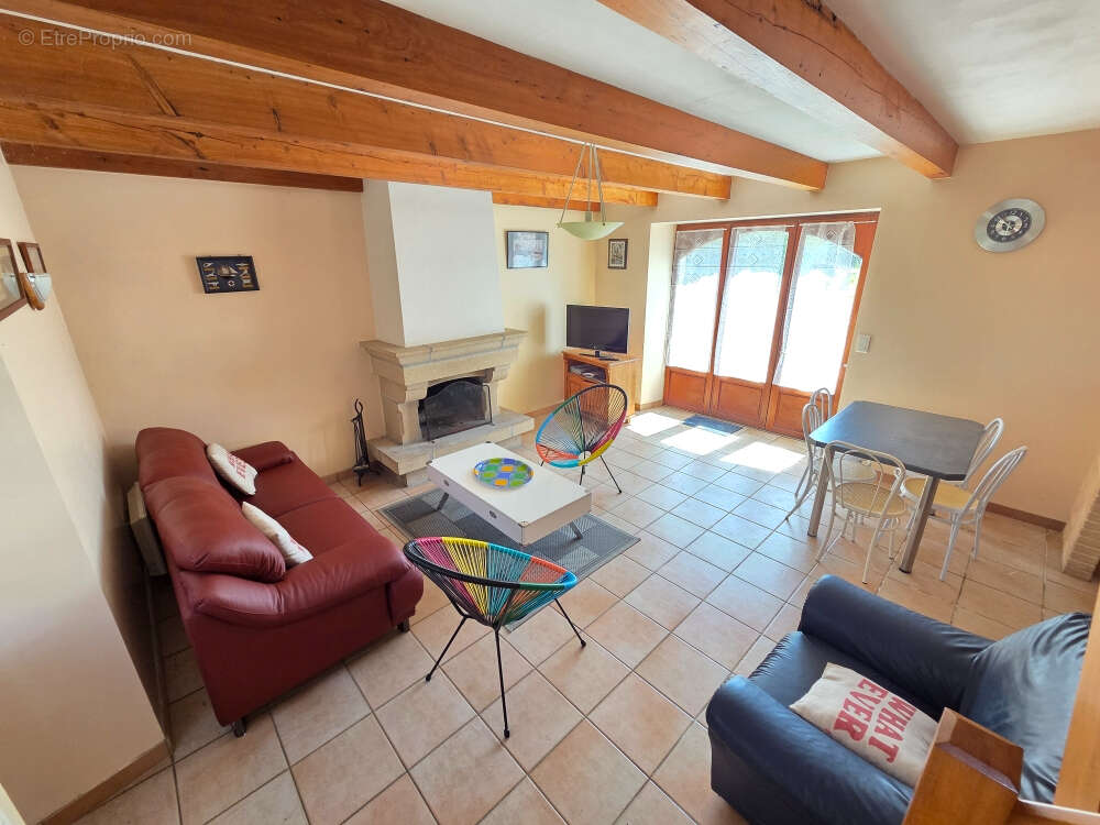 Maison à COMBRIT