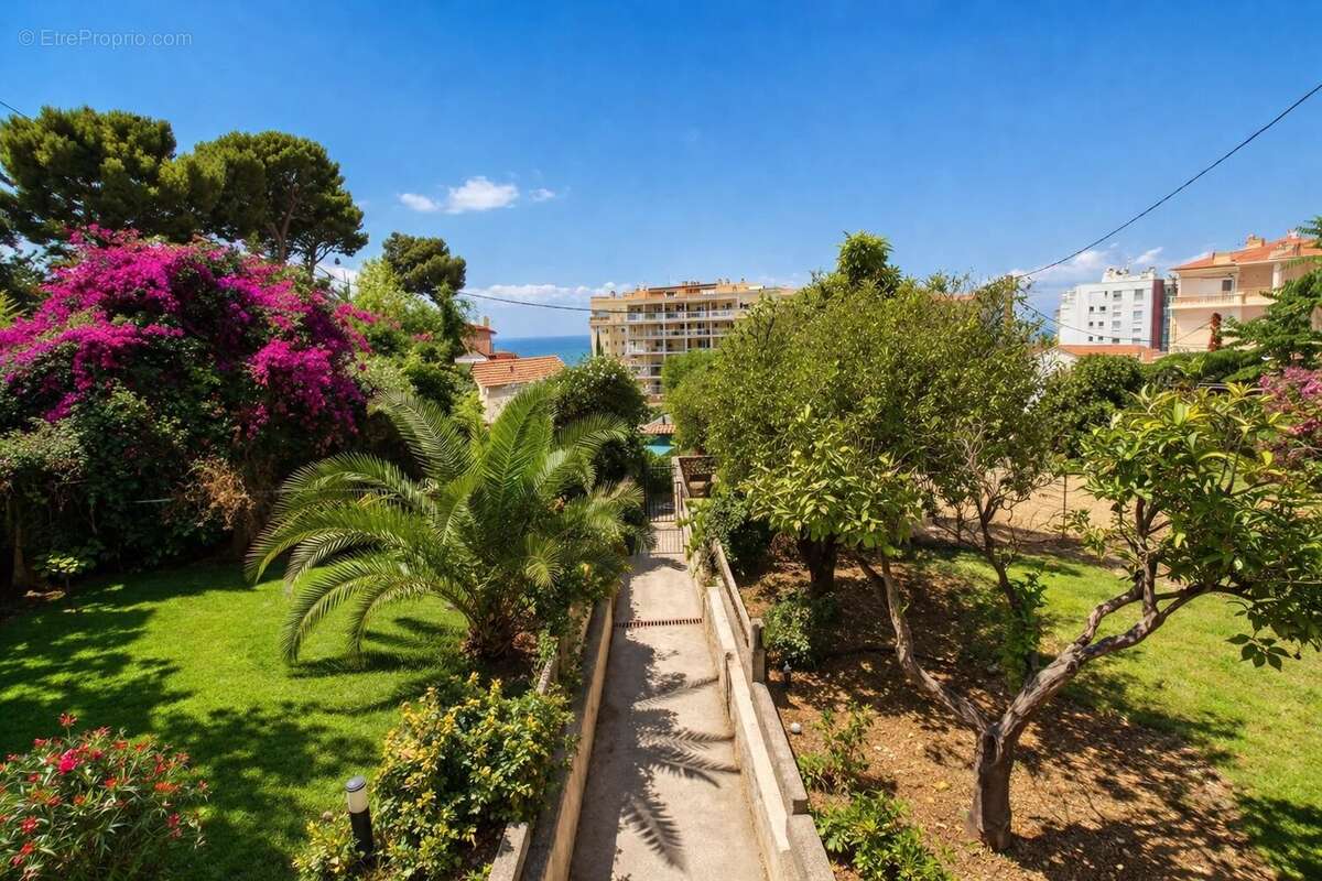 Cap d'ail "centre" - villa 170m²  terrain 1380m²  vue mer  extension possible - photo 13