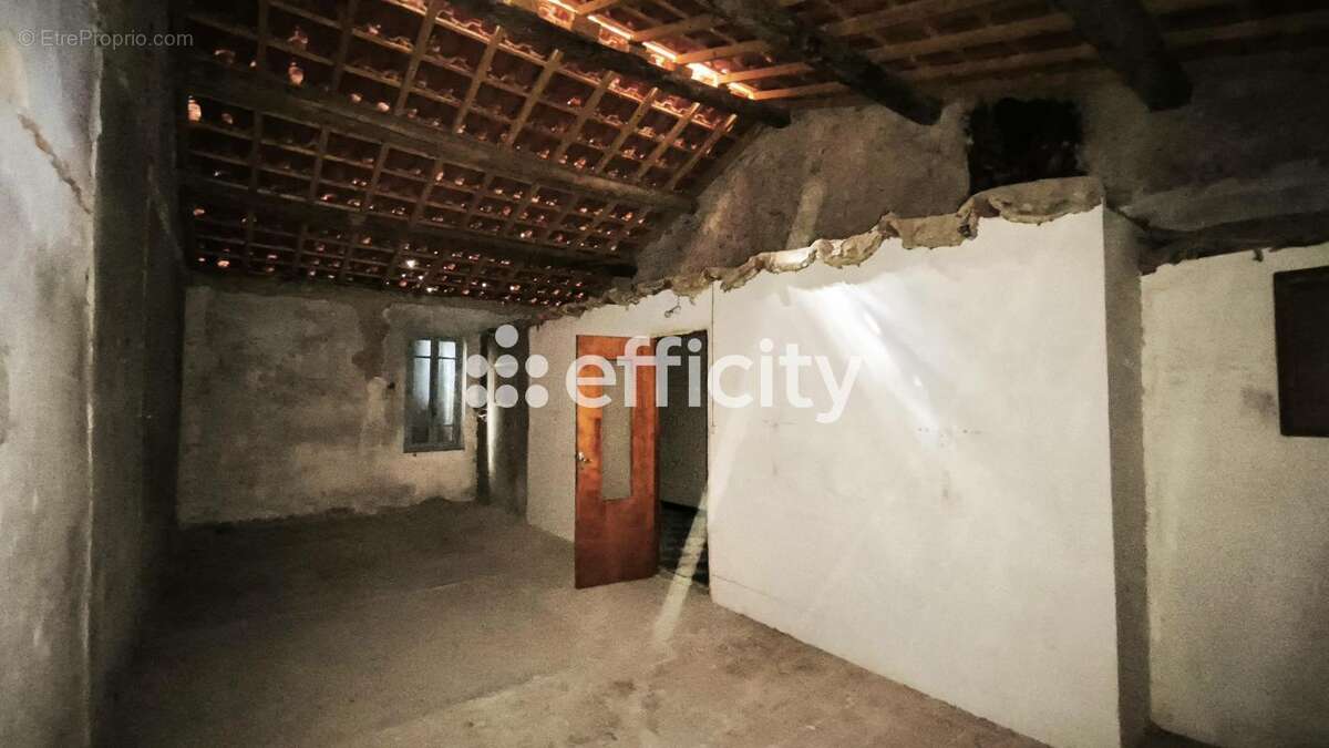 Maison à NISSAN-LEZ-ENSERUNE