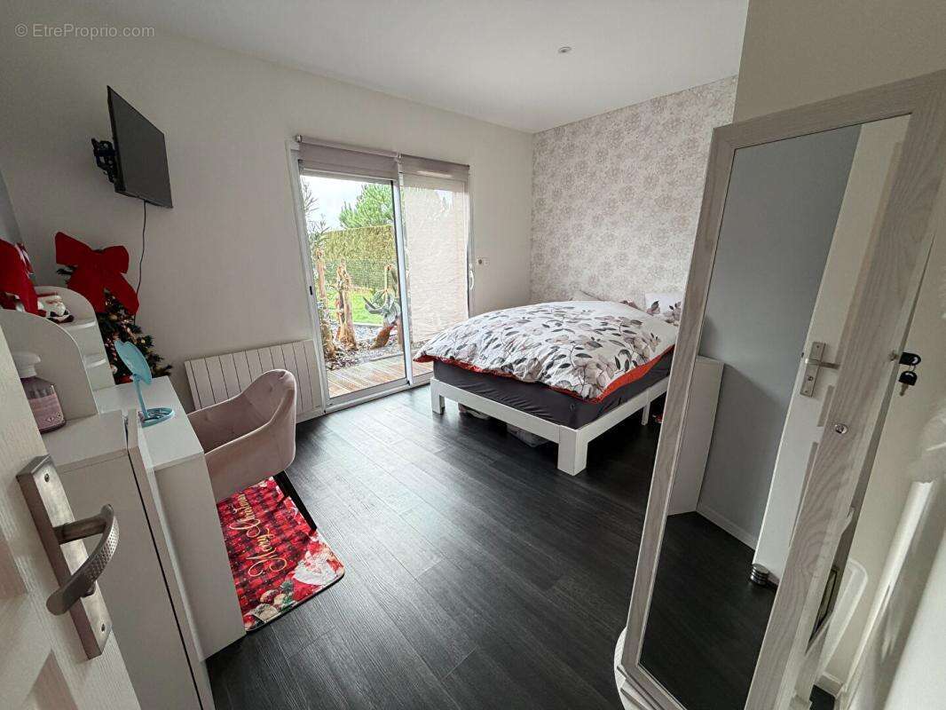 A VENDRE A CARCANS Maison 5 pièces145 m² - photo 5