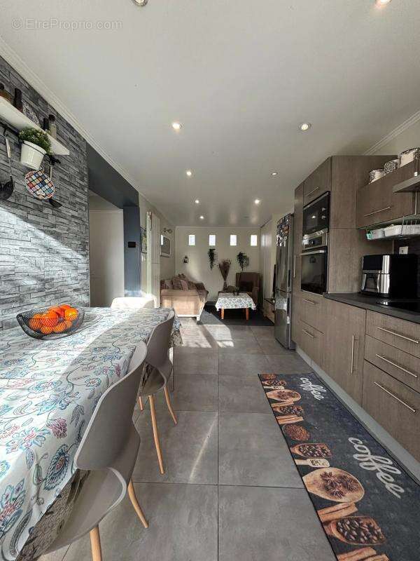 Maison à COURNON-D'AUVERGNE