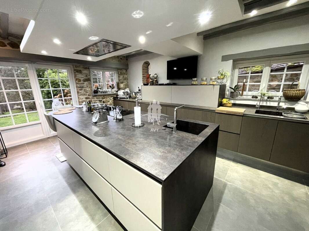 311 m² à Douains  - photo 8