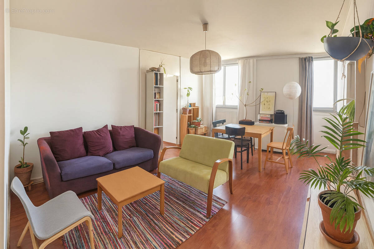 Appartement à PARIS-19E